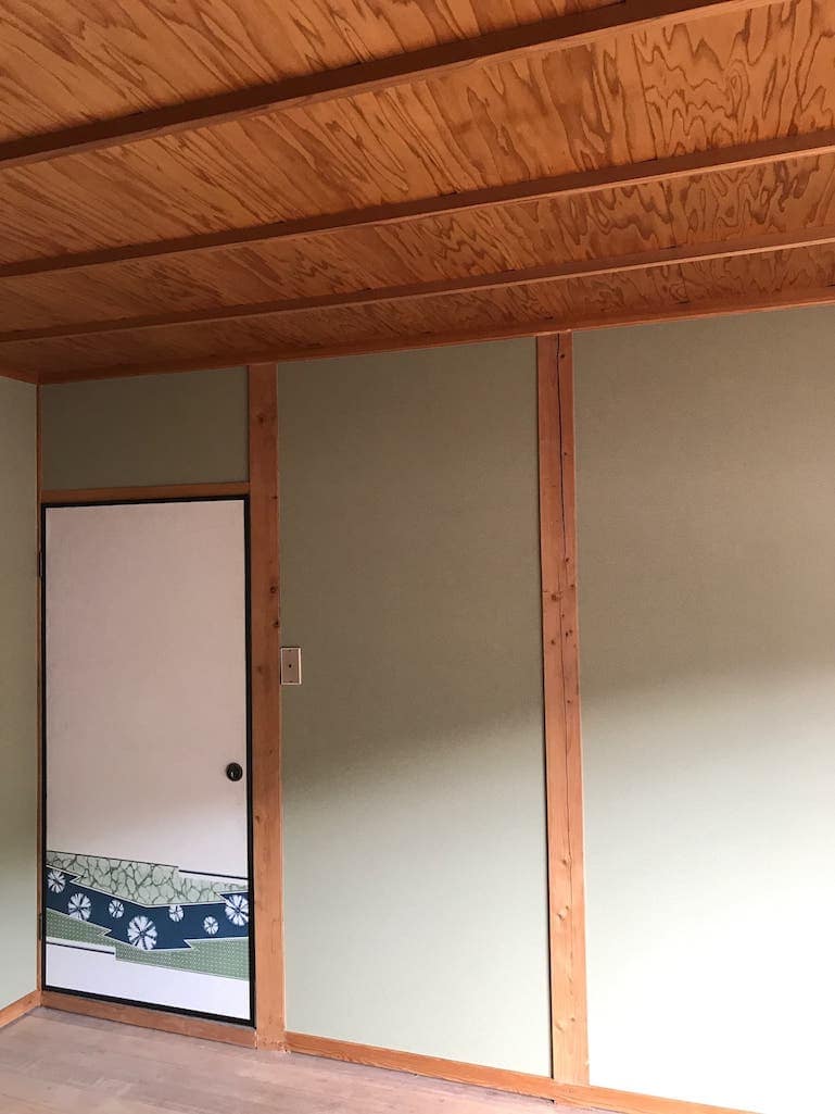 掃除が大変!! 和室壁をクロス壁へ